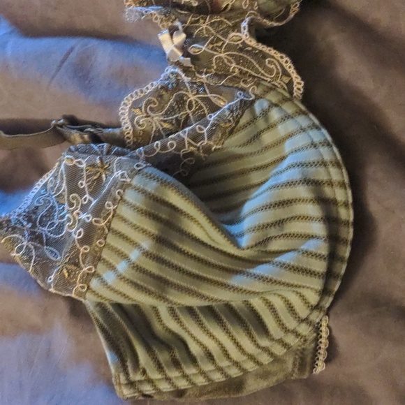 38DD Triumph Plus Size Bra Lace Bow Bra - Picture 3 of 16
